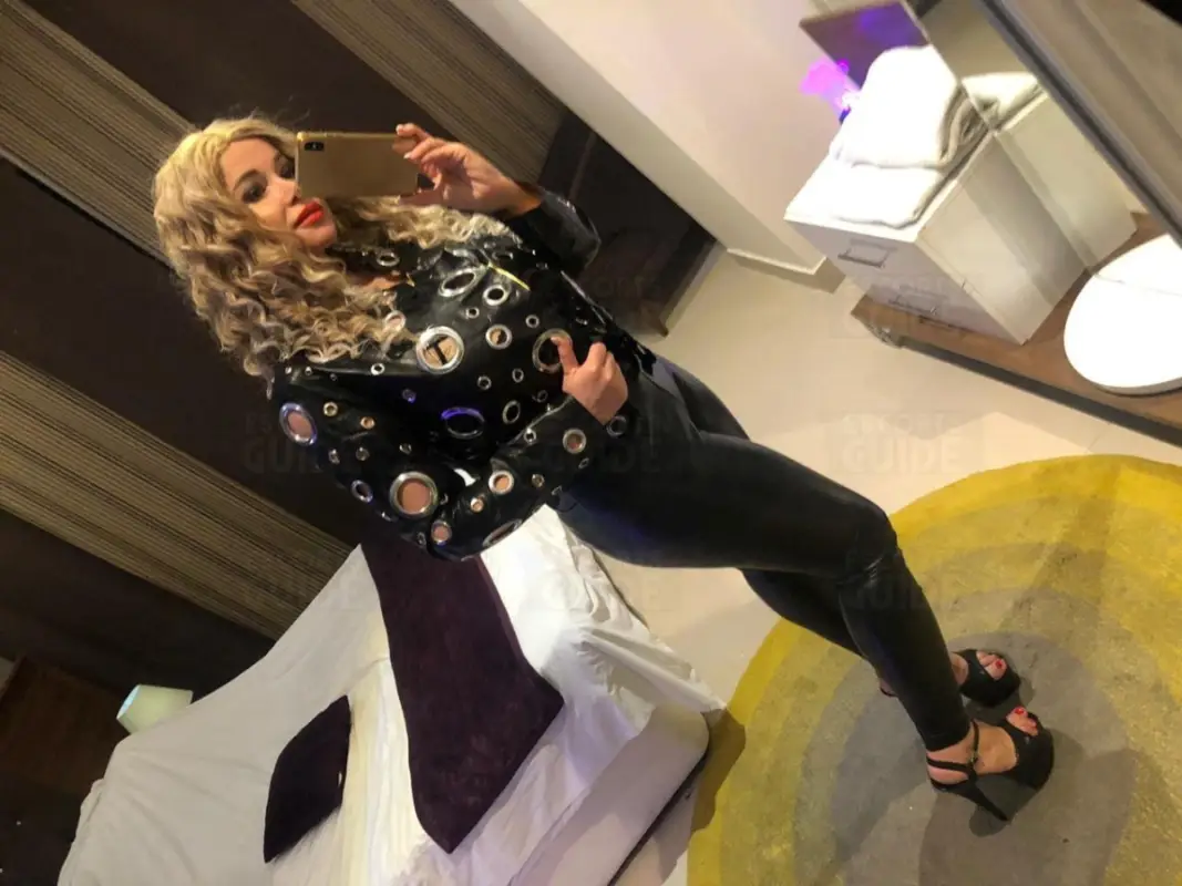 Viktory & Toys & anal & massage