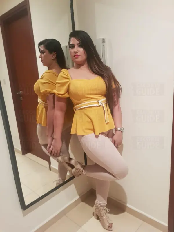 Soniya Big Ass Model