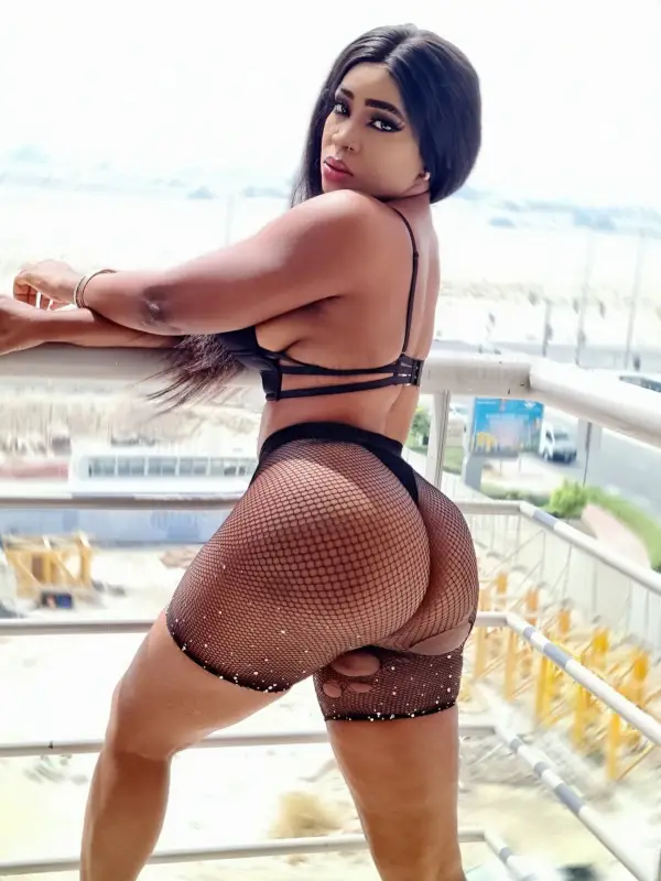 Sarah Full Service