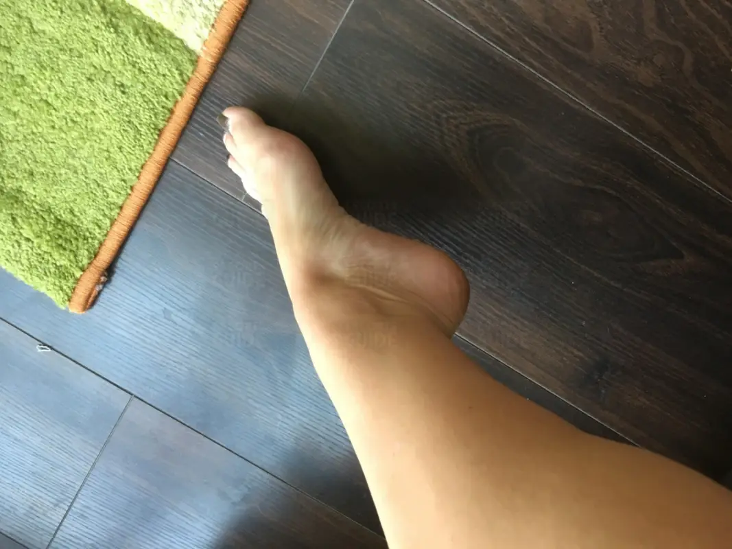 Busty British Milf Lindsey