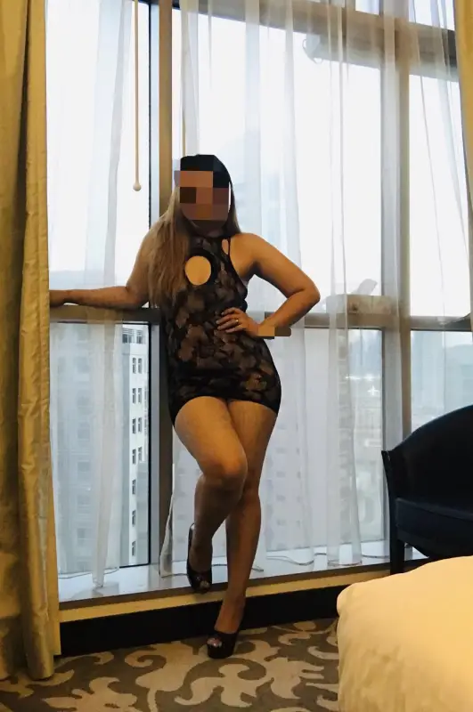 Massive Squirting / Anal Curvy filipina