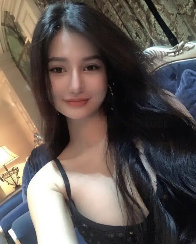 Mina Beauti and Young Girl