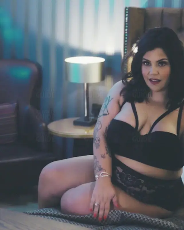 Adél Jett - Elite BBW Companion
