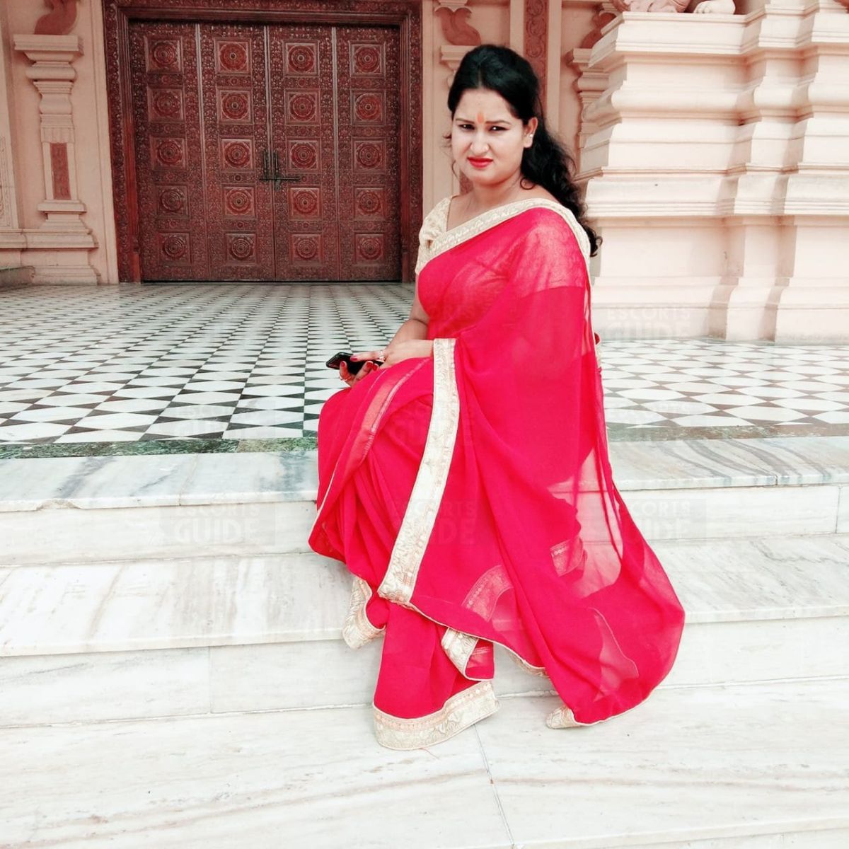 Nidhi Escorts in Connaught Place