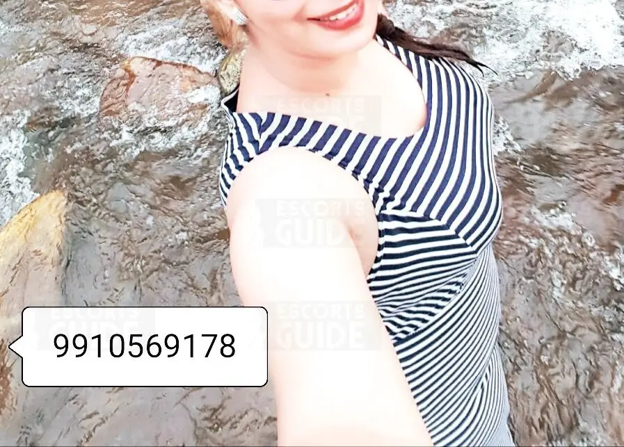 Disha Kaur (Independent Married Lady)