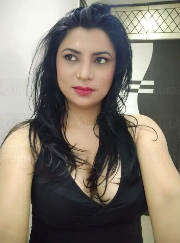 Mistress Alisha Singh