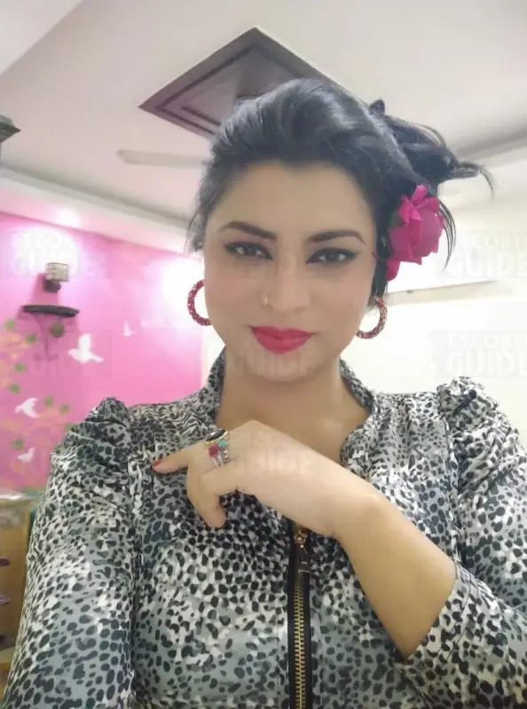 Mistress Alisha Singh