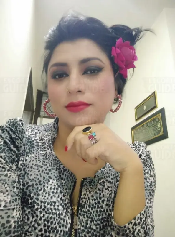 Mistress Alisha Singh