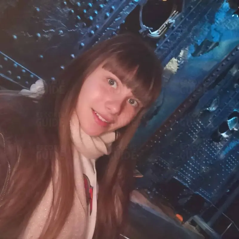 HI GUYS Super Sexy Girl
