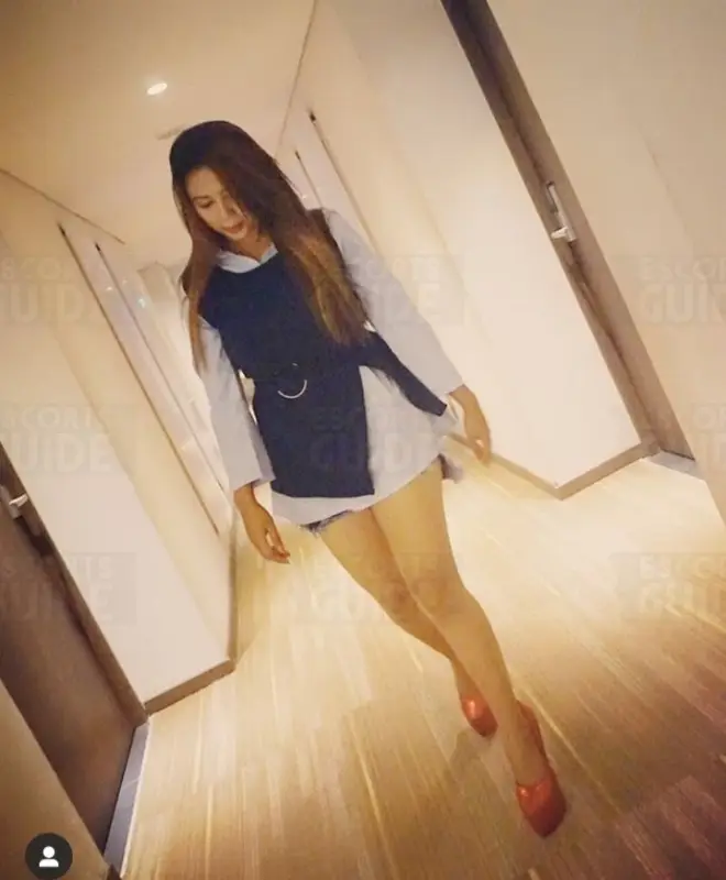 Devi Hot Girl