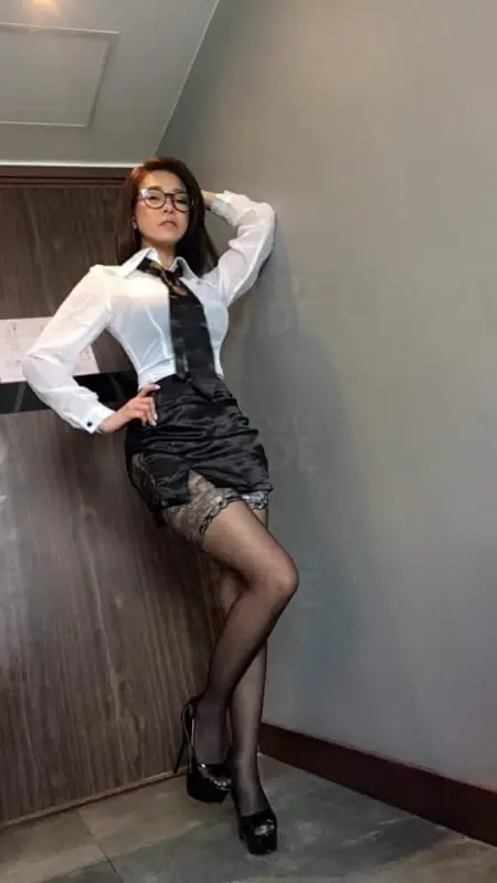 Asian Queen Bella Victoria