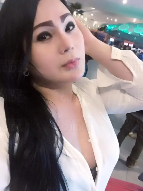 CHUBBY PRETTY WOMAN