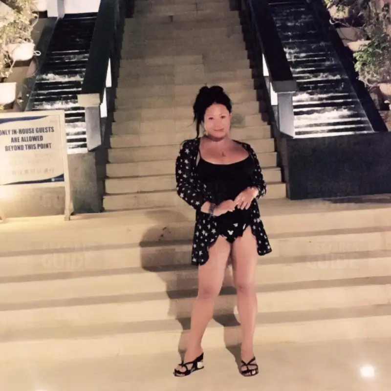 CHUBBY PRETTY WOMAN