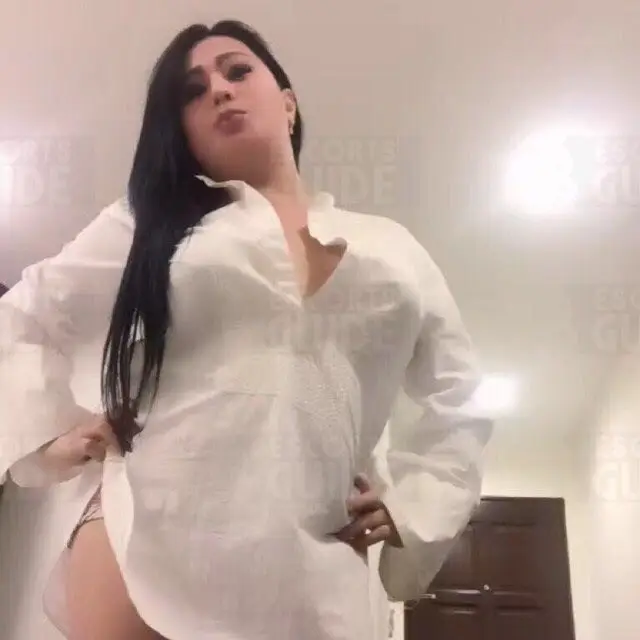 CHUBBY PRETTY WOMAN