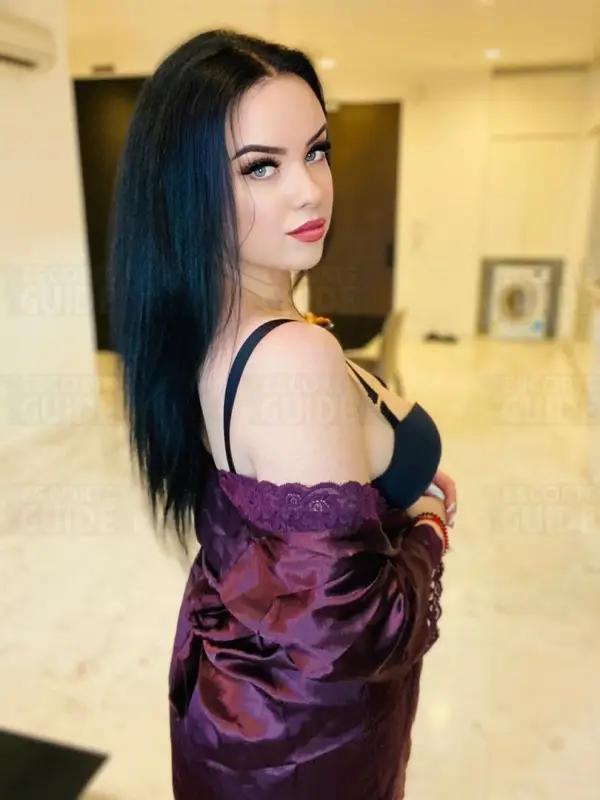 Real Russian Olia busty pic real not fak