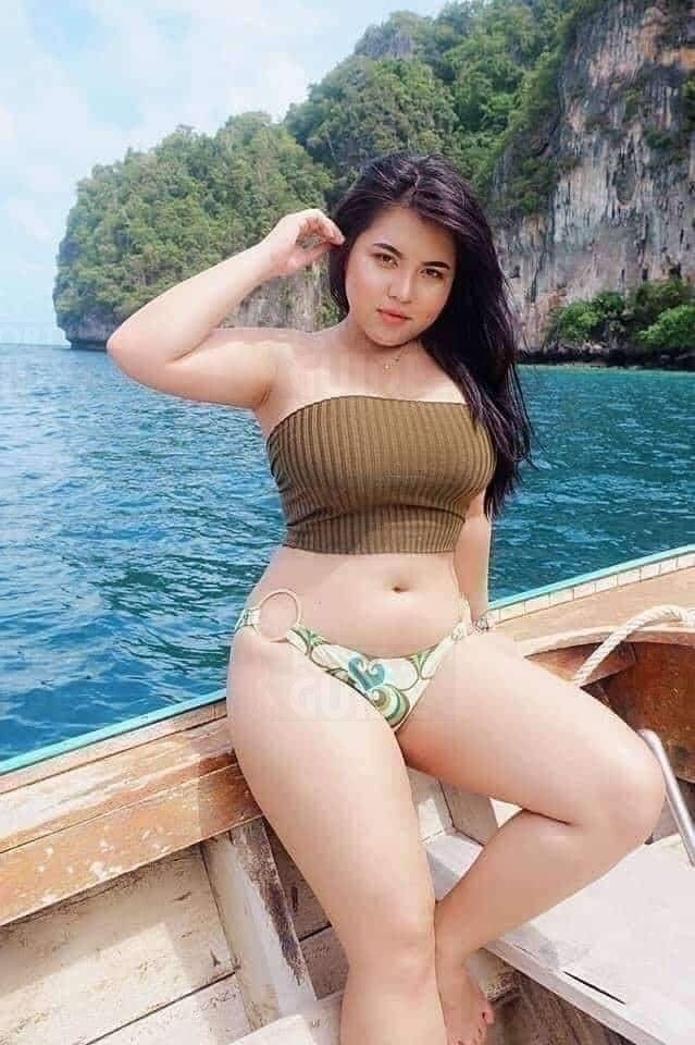 Jean Hottest Model Escort