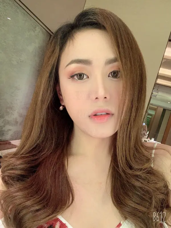 Sashna Japanese hottie girl????