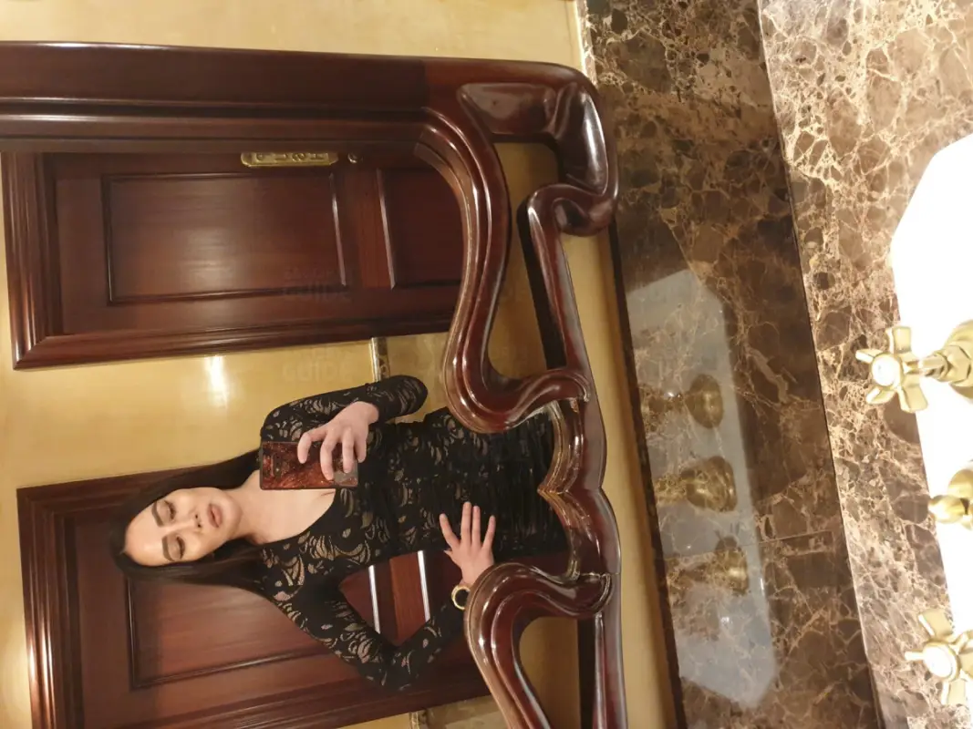 Lara 25
