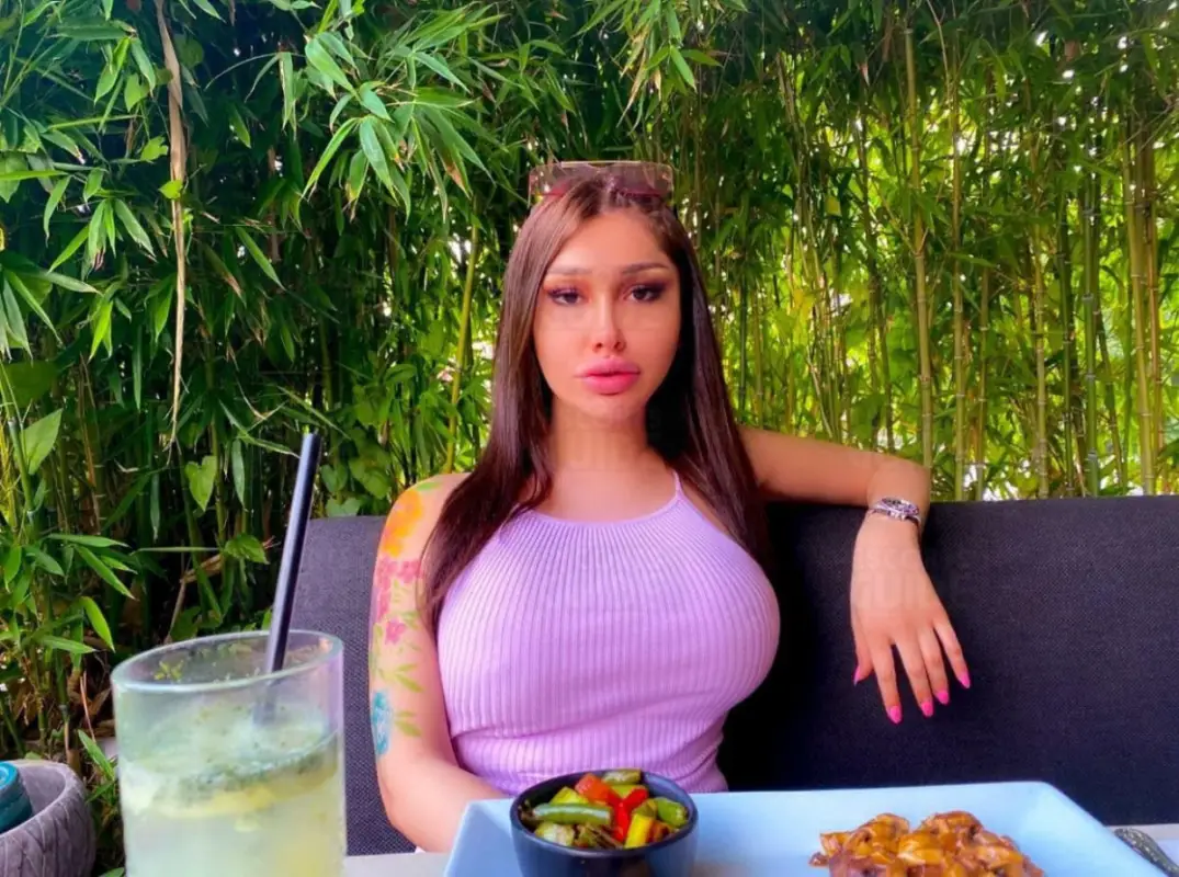 Alissa Super Body and Attractive