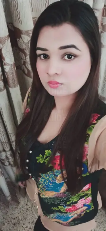 Busty Aqsa
