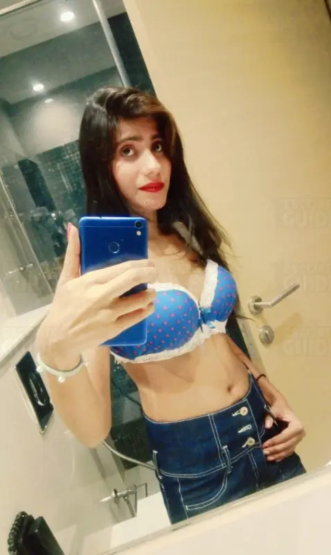 Hina Pakistani Escorts
