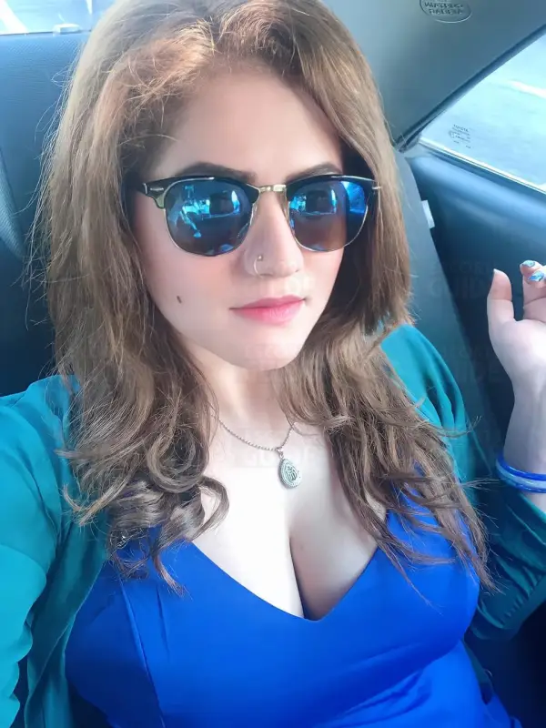 Busty Model Afreen