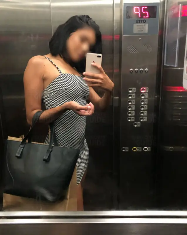Escortgirl Demi