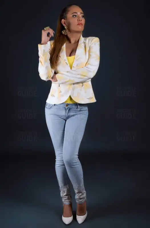 Escortgirl Anna Paola Giex and Tour Guide