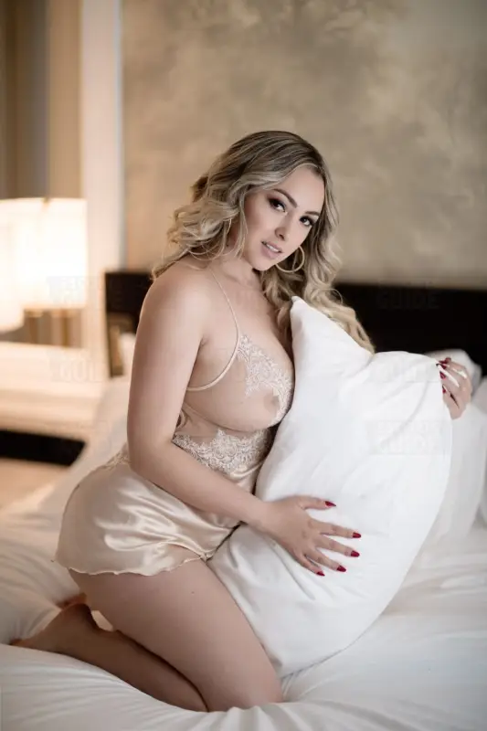 Escortgirl Mia Brazilian