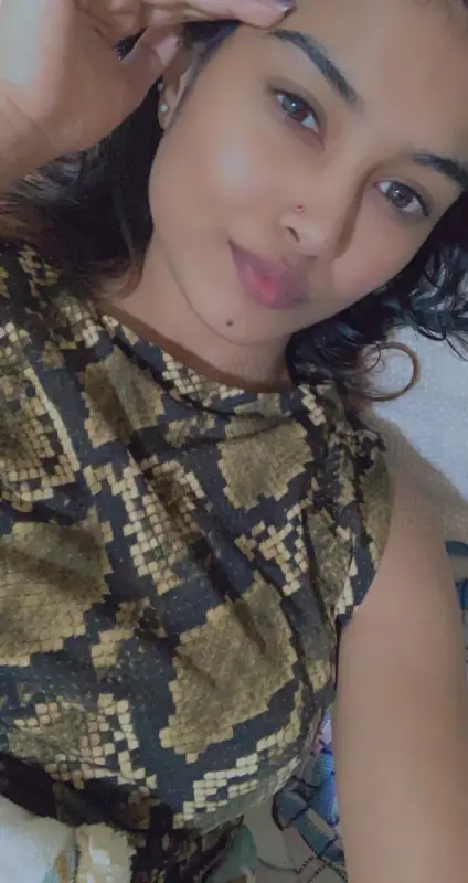Alyna Indian Petite