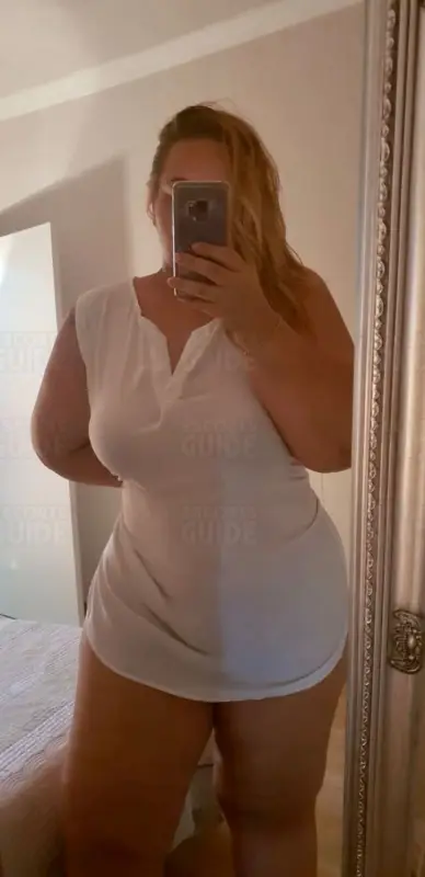 Escortgirl BBW Karina