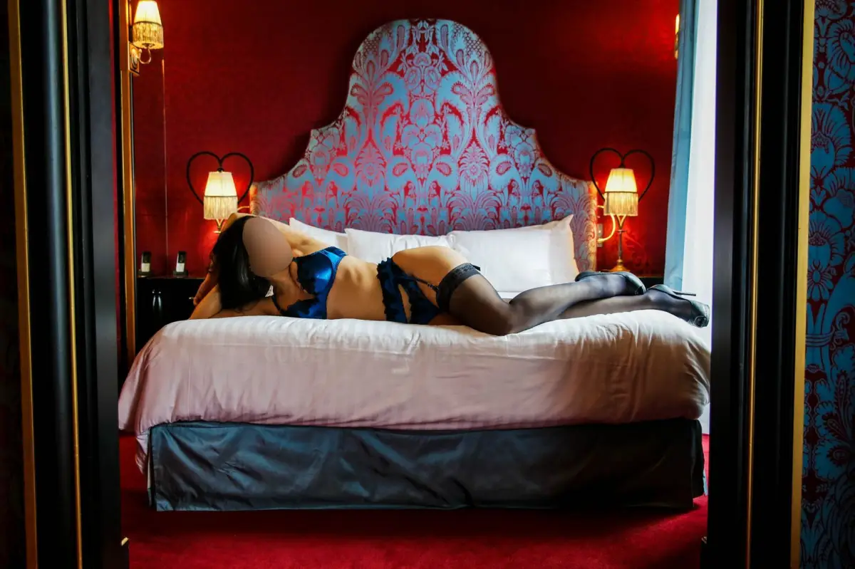 Escortgirl Lou Courtisane