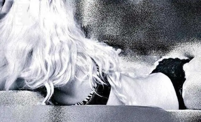 Escortgirl Jolie Blonde à Votre Écoute..