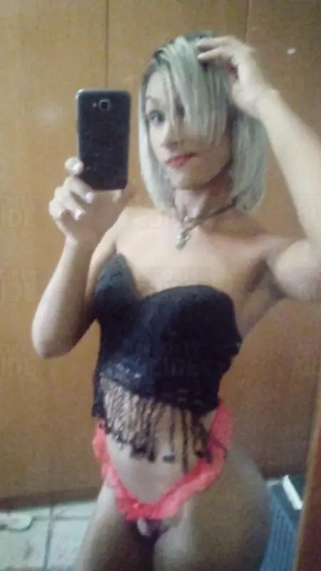 Escortgirl Clarinha Ninfeta