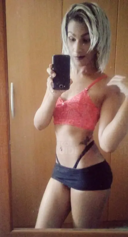 Escortgirl Clarinha Ninfeta