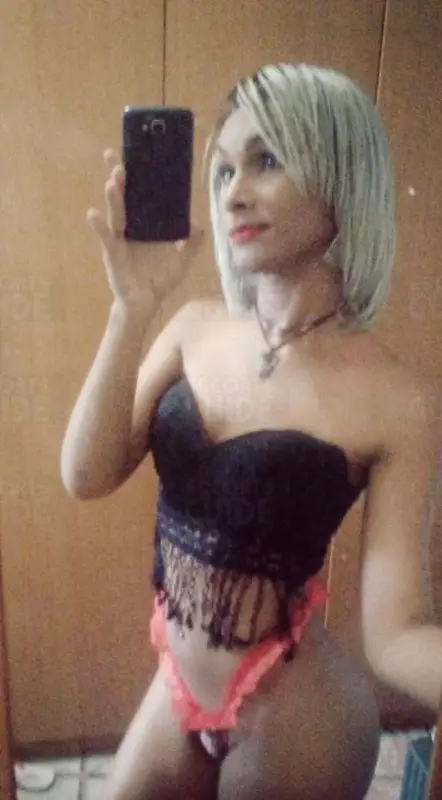 Escortgirl Clarinha Ninfeta