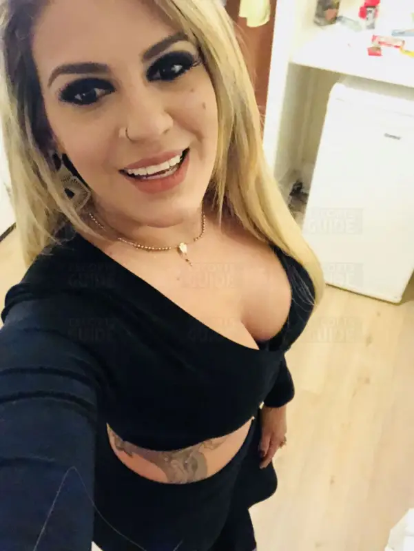 Escortgirl Alana Soares
