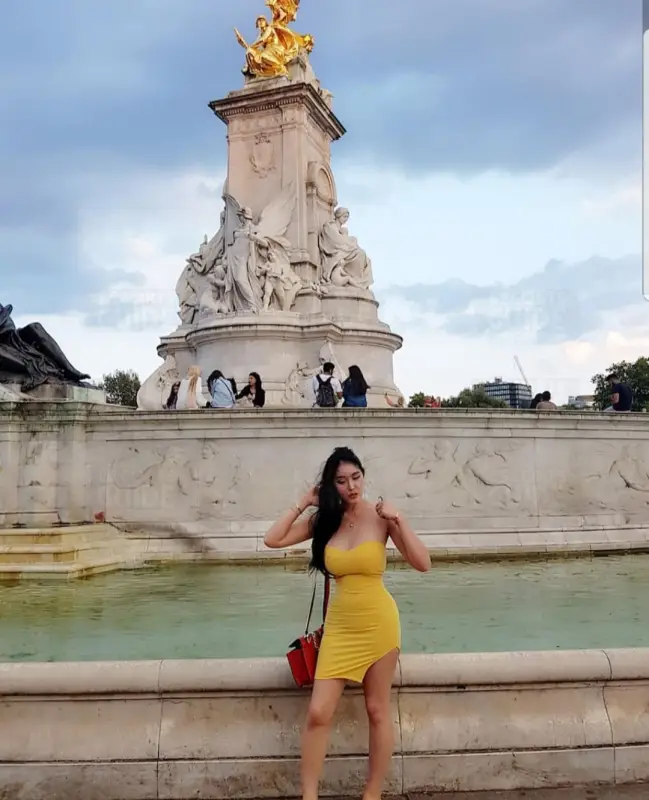 Escortgirl Mia Oriental