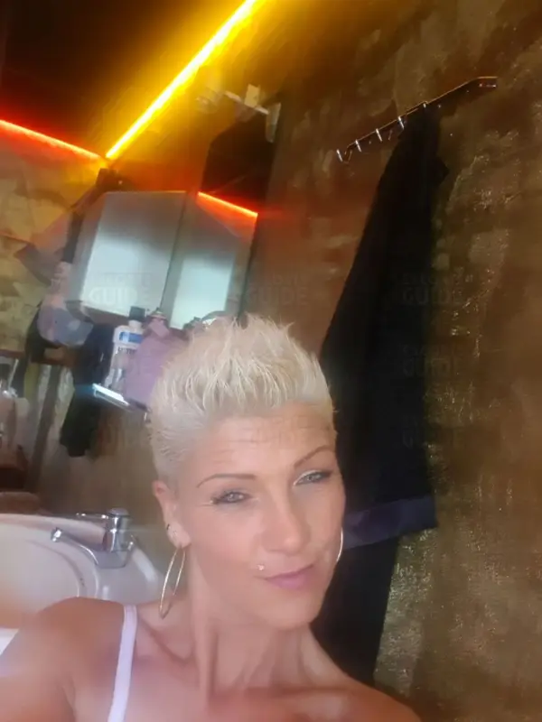 Escortgirl Blondi — Den Haag
