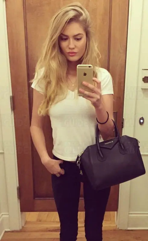 Escortgirl Agniya