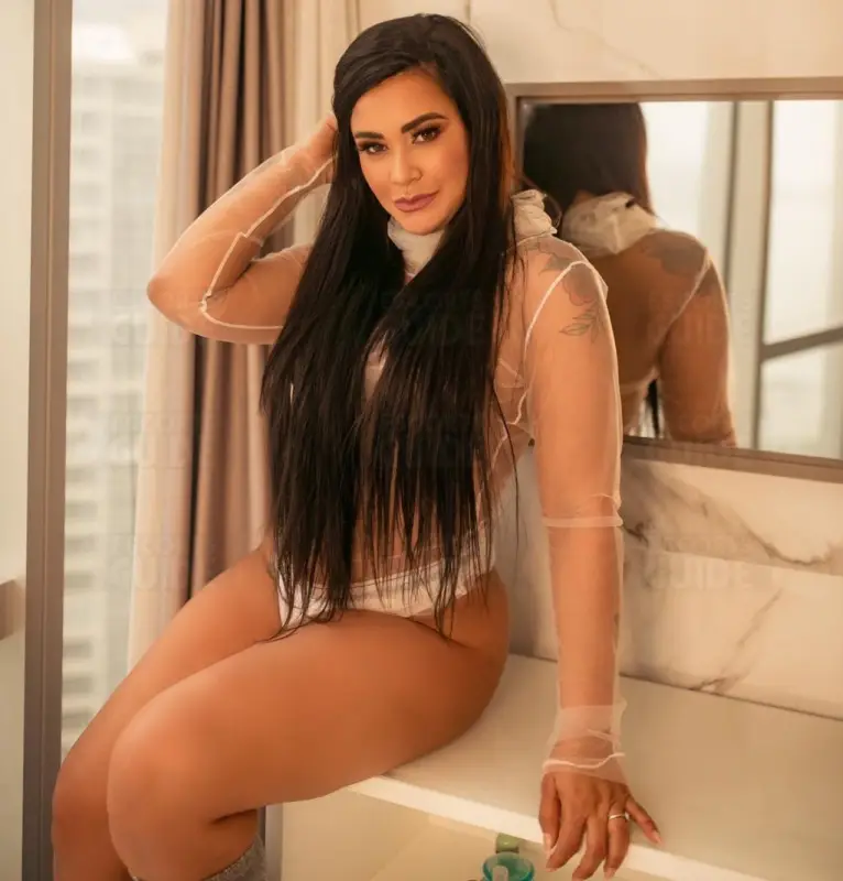Karol Brasilian just arrived in AD — Abu Dhabi