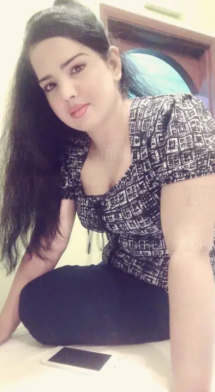 Noor Busty Girl — Abu Dhabi