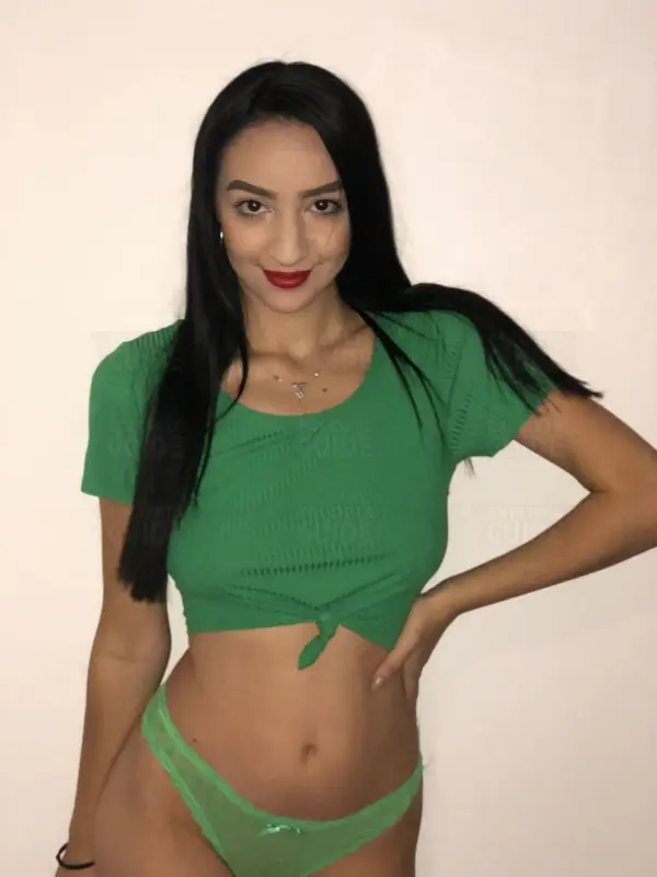 Escortgirl Lora