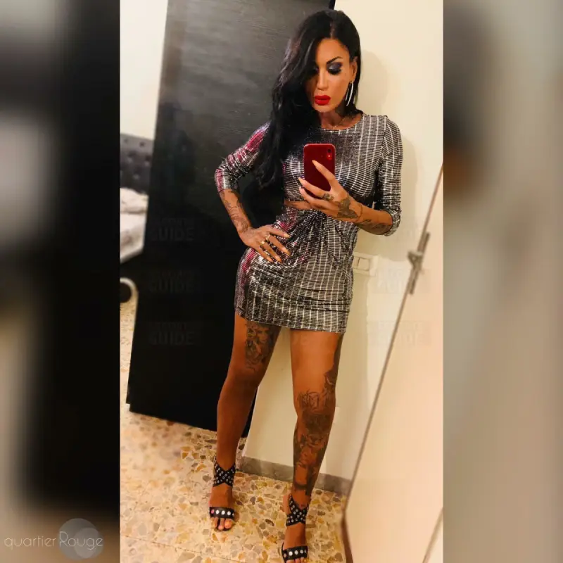 Alessandra elle est tournée