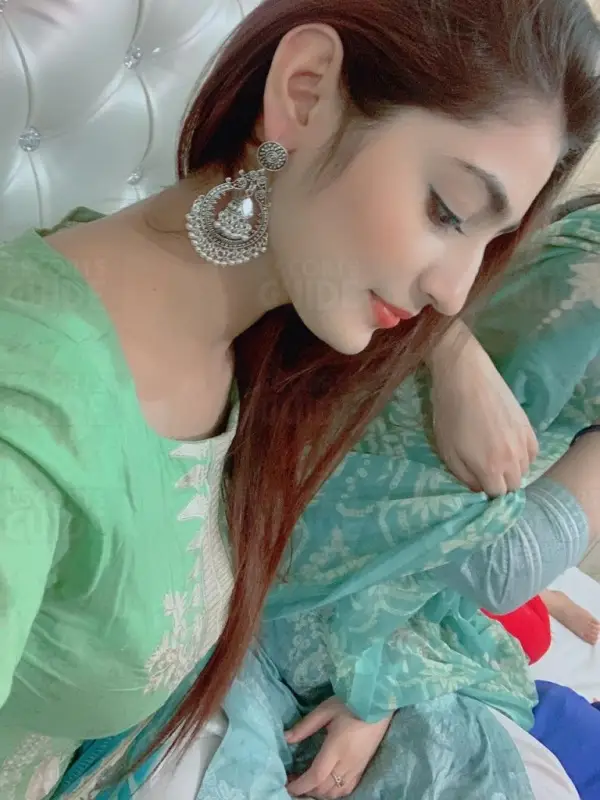 Escortgirl Tasniya