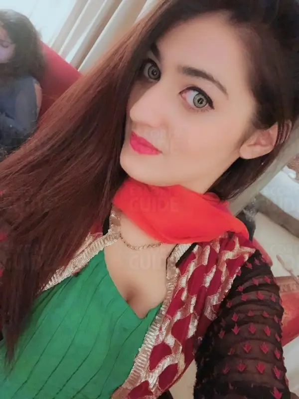 Escortgirl Tasniya