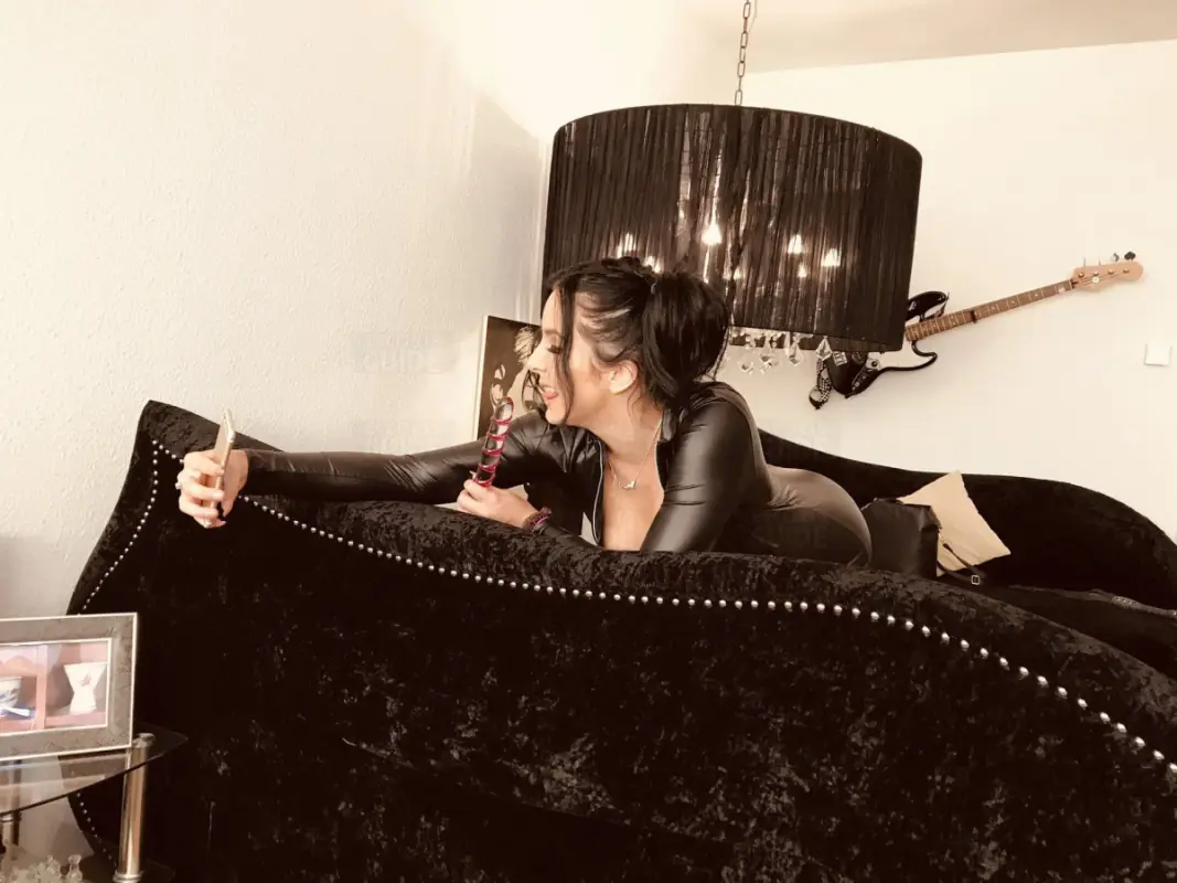Escortgirl Pamy Gold
