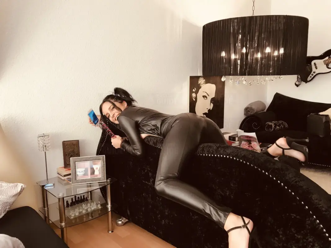 Escortgirl Pamy Gold