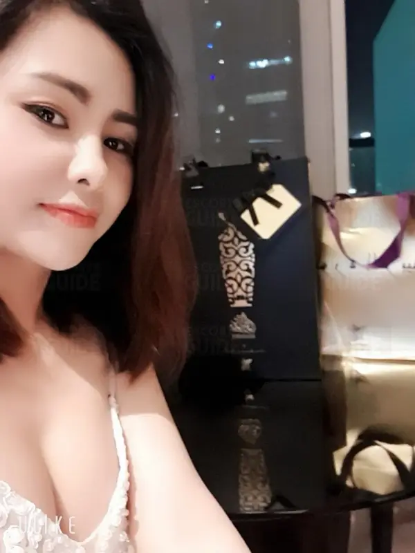 Suna Beauti and Sexy