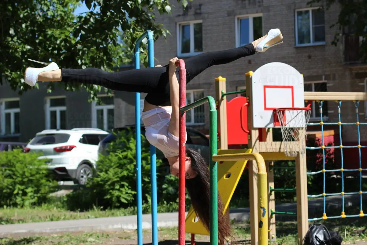 Escortgirl Gym